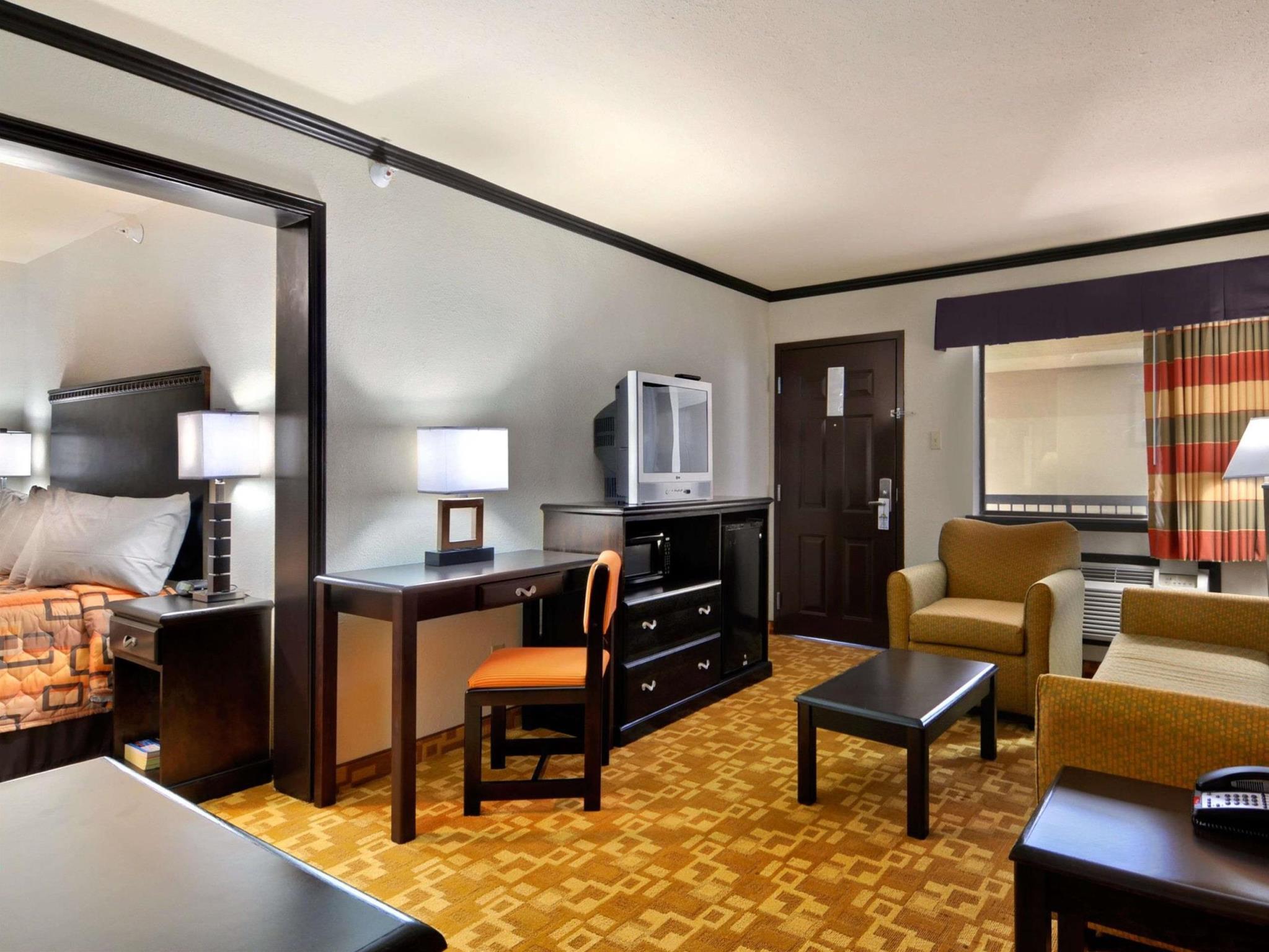 Days Inn By Wyndham Oklahoma City/Moore Exterior photo