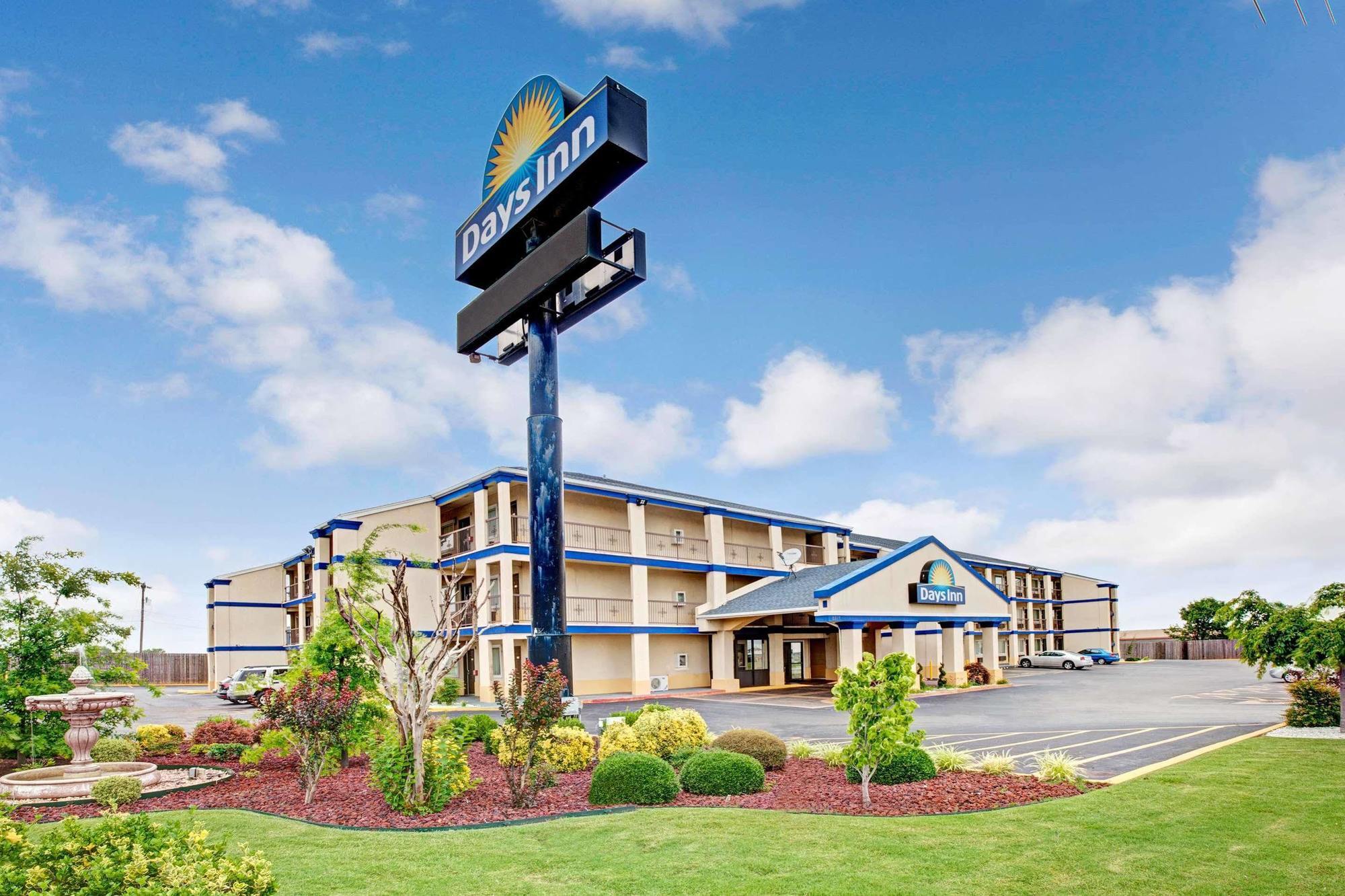 Days Inn By Wyndham Oklahoma City/Moore Exterior photo
